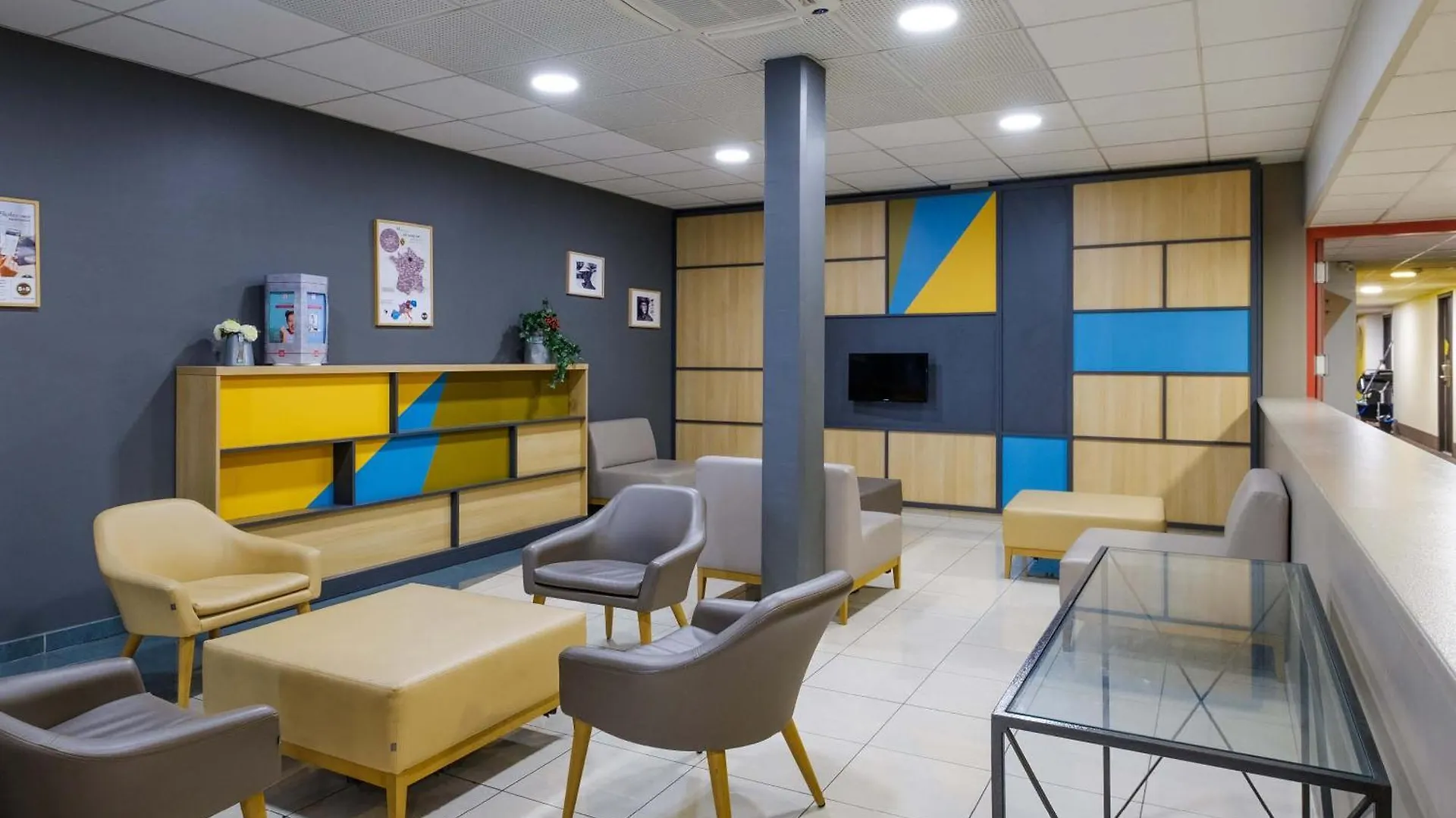 B&B Hotel Villeneuve Loubet Village