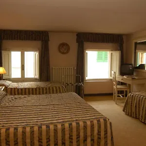 https://hotel-quattro-gigli.it-tuscanyhotel.com