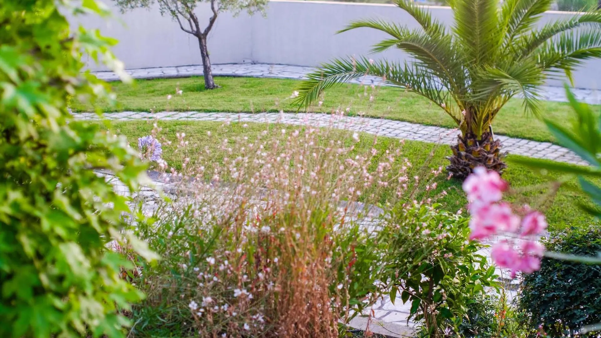 B&B Hôtel Villeneuve Loubet Village França