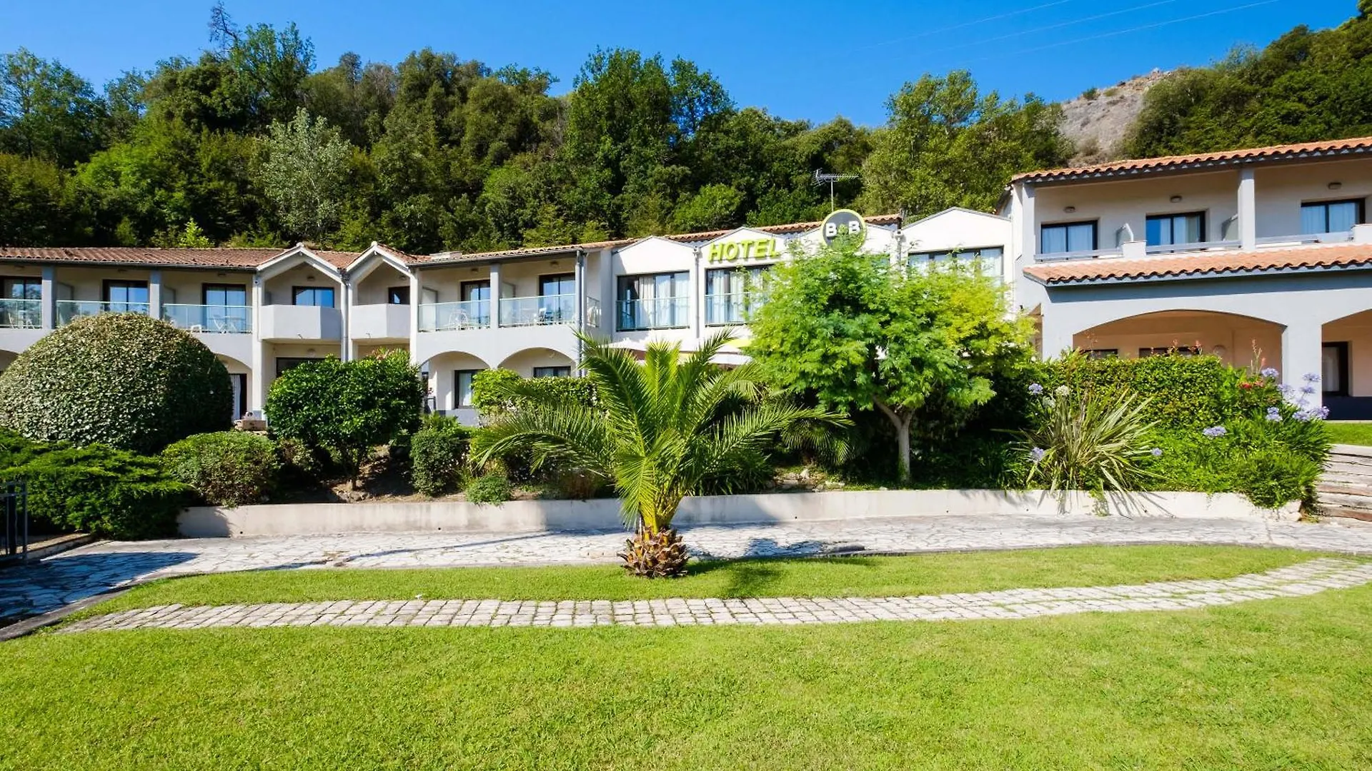 B&B Hôtel Villeneuve Loubet Village 2*, Villeneuve-Loubet