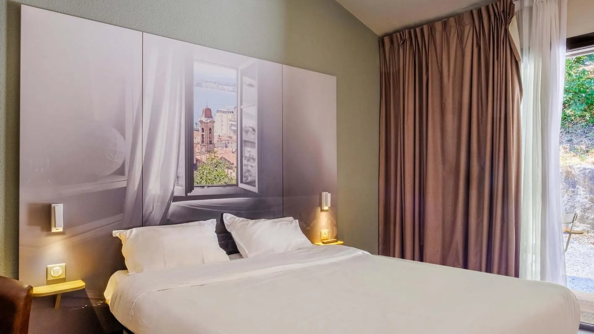 Hotel B&B Hôtel Villeneuve Loubet Village
