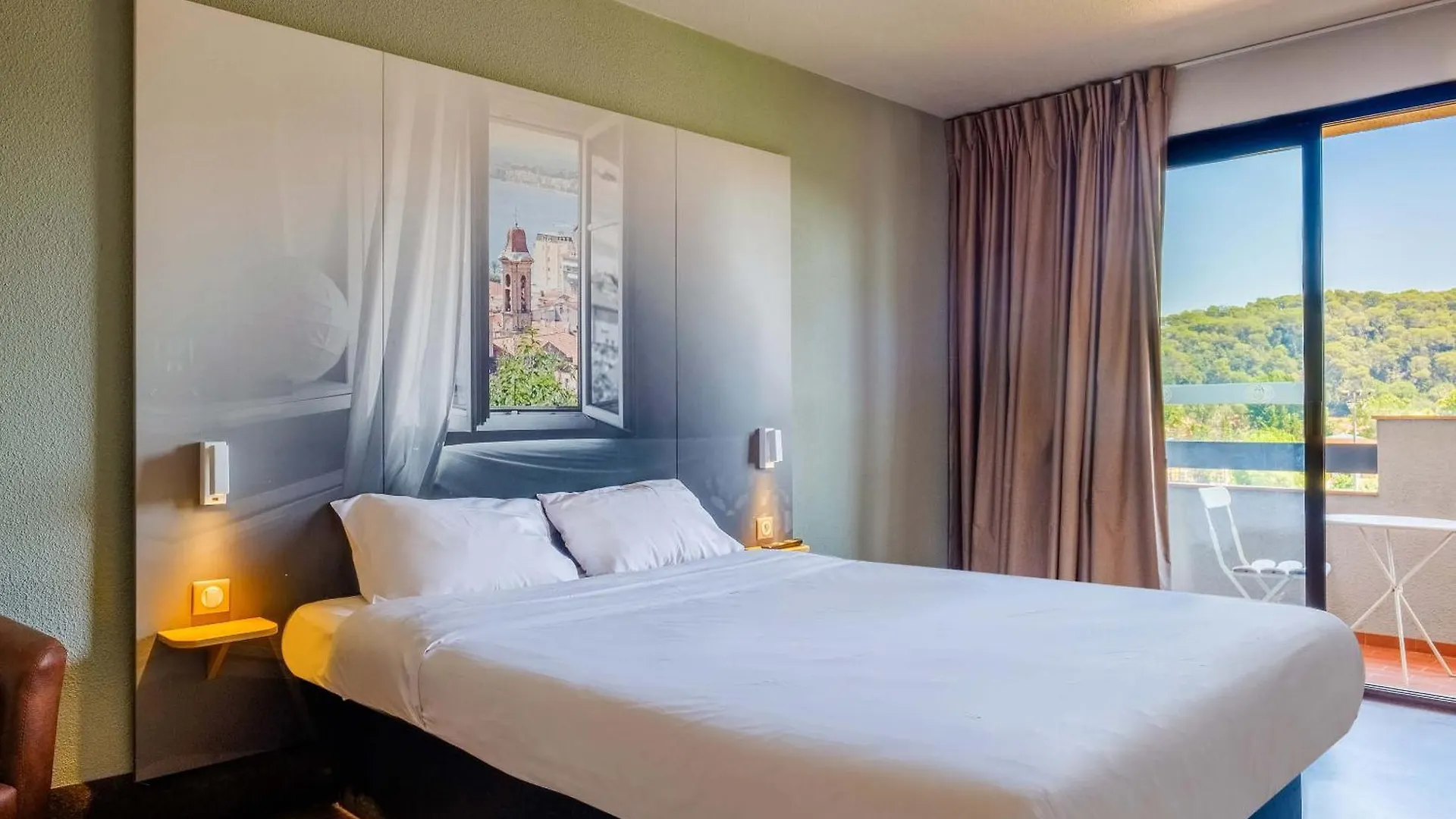 B&B Hôtel Villeneuve Loubet Village Hotel Villeneuve-Loubet