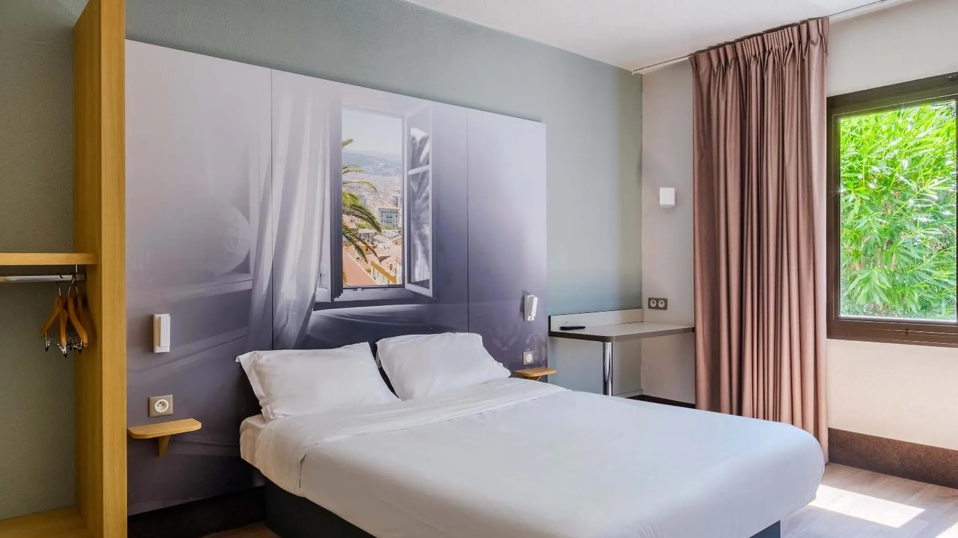 Hotel B&B Hôtel Villeneuve Loubet Village