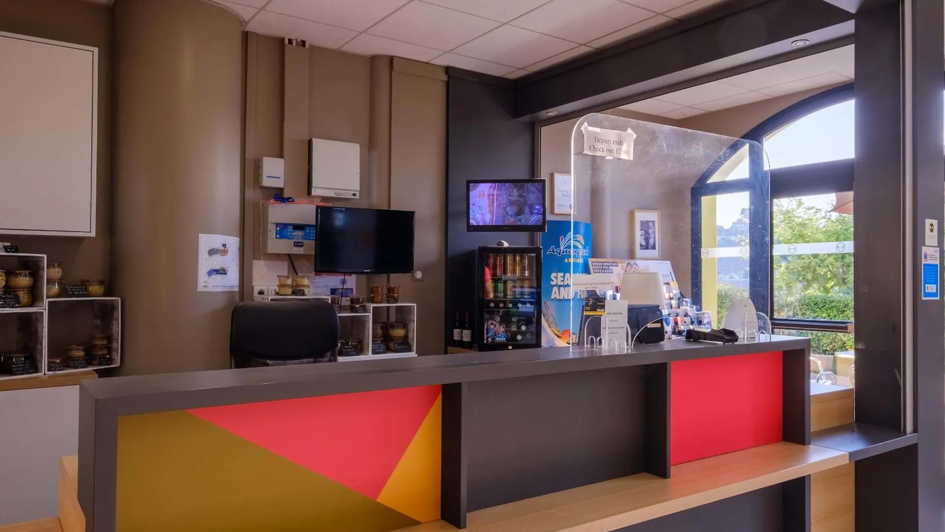 B&B Hôtel Villeneuve Loubet Village Frankrijk